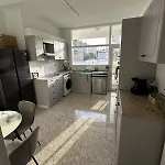 Casi-homes