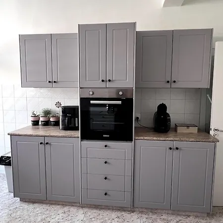 Casi-homes