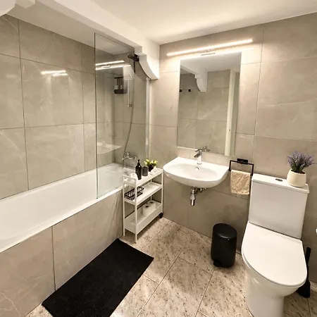 Casi-homes * Larnaca